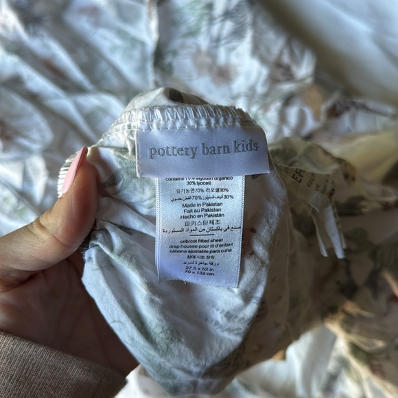 Pottery barn crib sheets - Picture 3 of 3